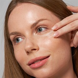 Крем-флюид для кожи вокруг глаз "Ceramides" с церамидами и гиалуроновой кислотой - фото 10885