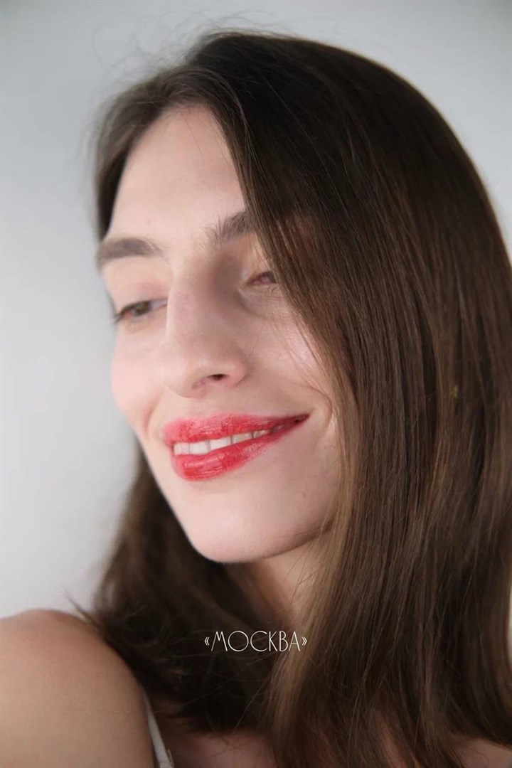 Блеск для губ Москва - фото 12861