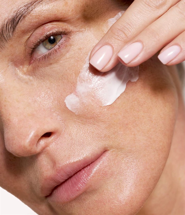 Солнцезащитный уходовый крем для лица SPF 50 - фото 13436