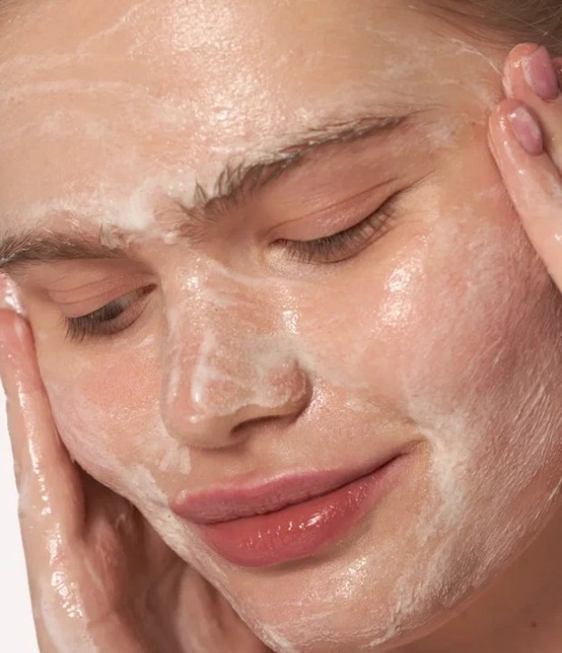 Твердое молочко для очищения лица с пудрой риса и пребиотиками - фото 13669